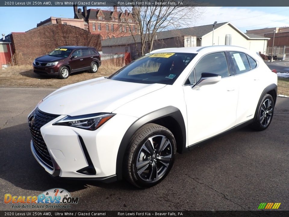 Front 3/4 View of 2020 Lexus UX 250h AWD Photo #5
