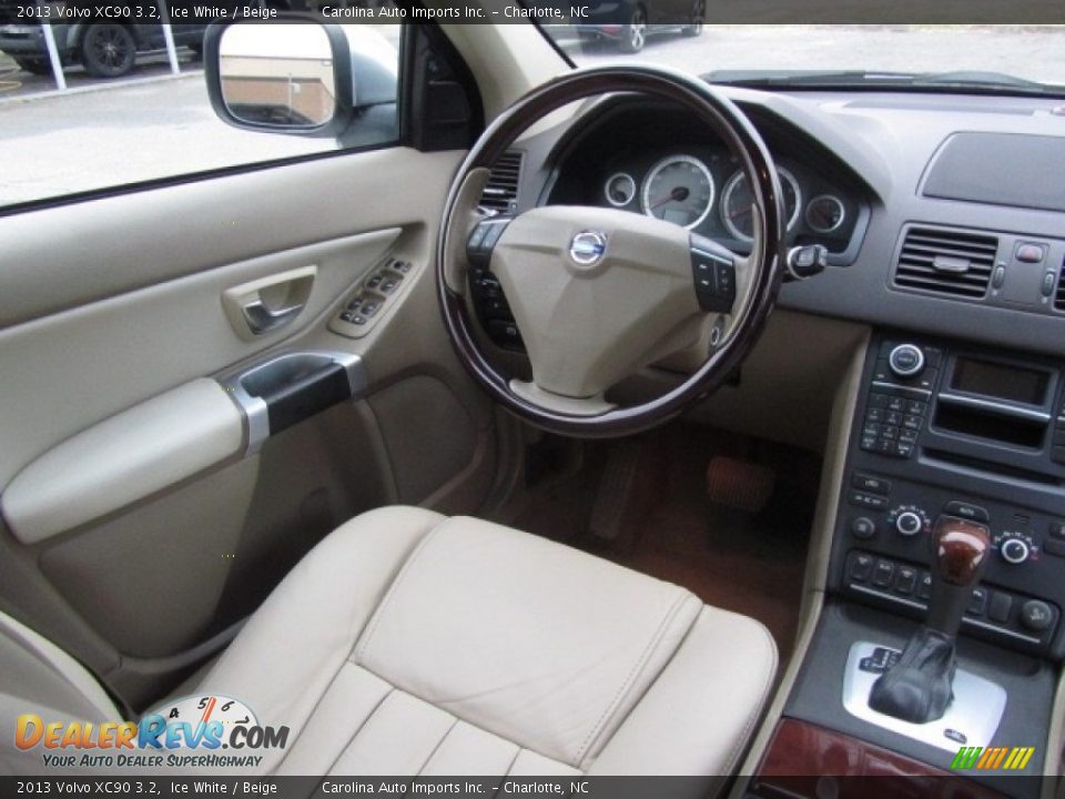 2013 Volvo XC90 3.2 Ice White / Beige Photo #12