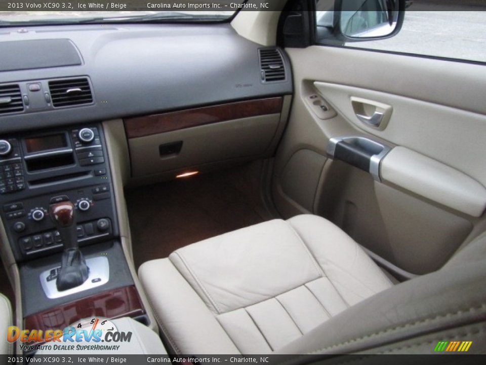 2013 Volvo XC90 3.2 Ice White / Beige Photo #14