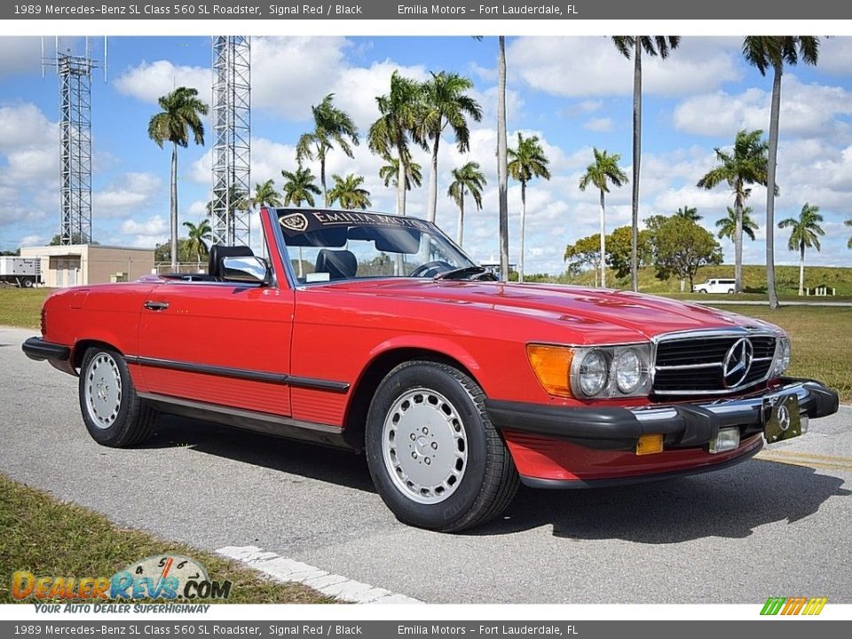 Front 3/4 View of 1989 Mercedes-Benz SL Class 560 SL Roadster Photo #23