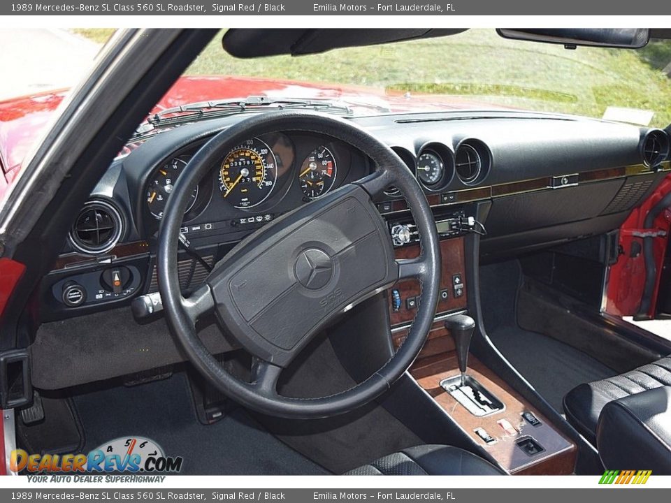 Dashboard of 1989 Mercedes-Benz SL Class 560 SL Roadster Photo #40