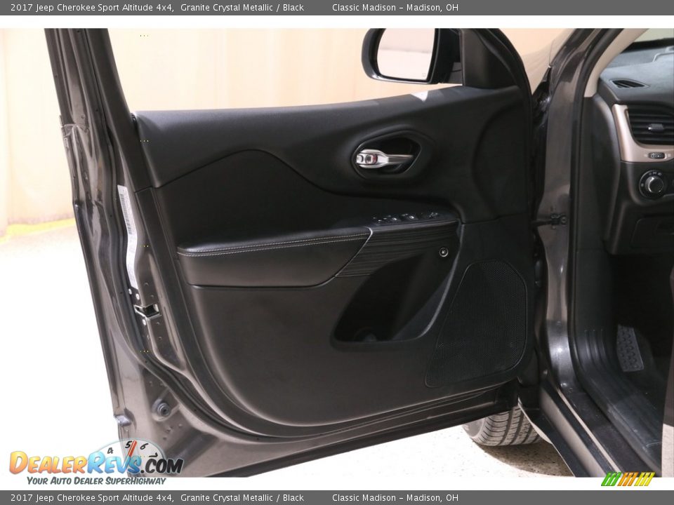 2017 Jeep Cherokee Sport Altitude 4x4 Granite Crystal Metallic / Black Photo #4