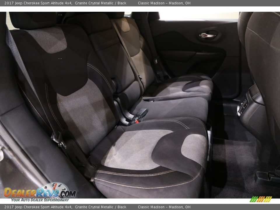 2017 Jeep Cherokee Sport Altitude 4x4 Granite Crystal Metallic / Black Photo #17