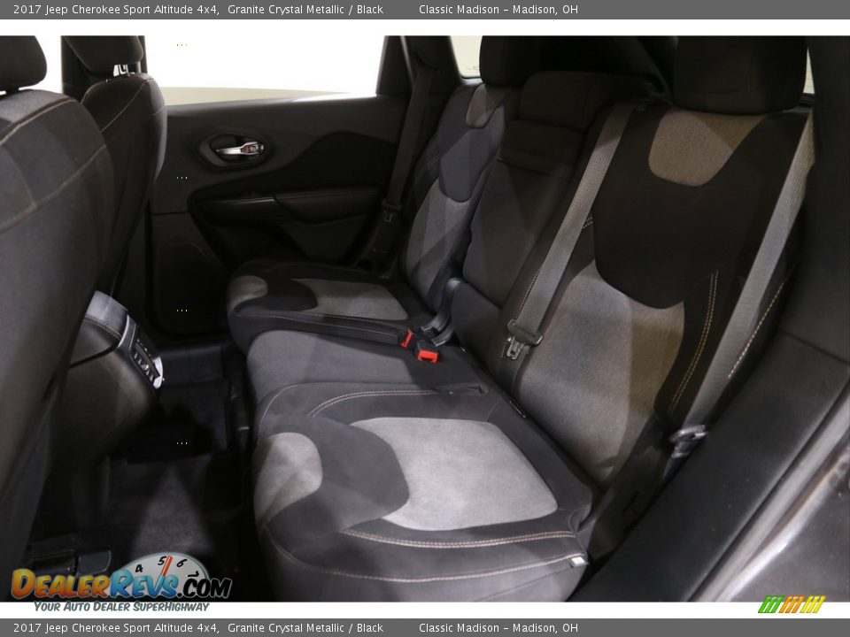 2017 Jeep Cherokee Sport Altitude 4x4 Granite Crystal Metallic / Black Photo #18