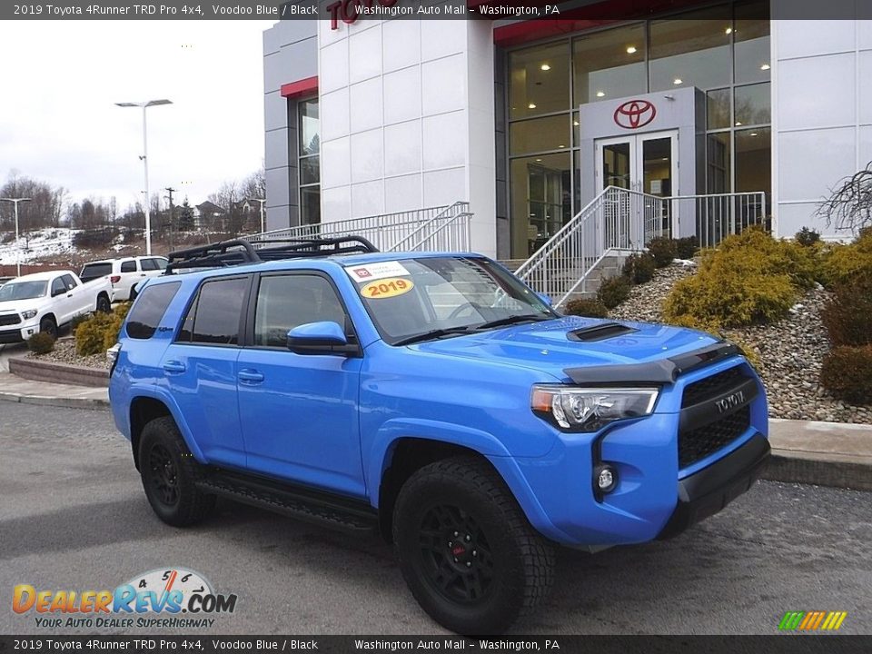 Front 3/4 View of 2019 Toyota 4Runner TRD Pro 4x4 Photo #1
