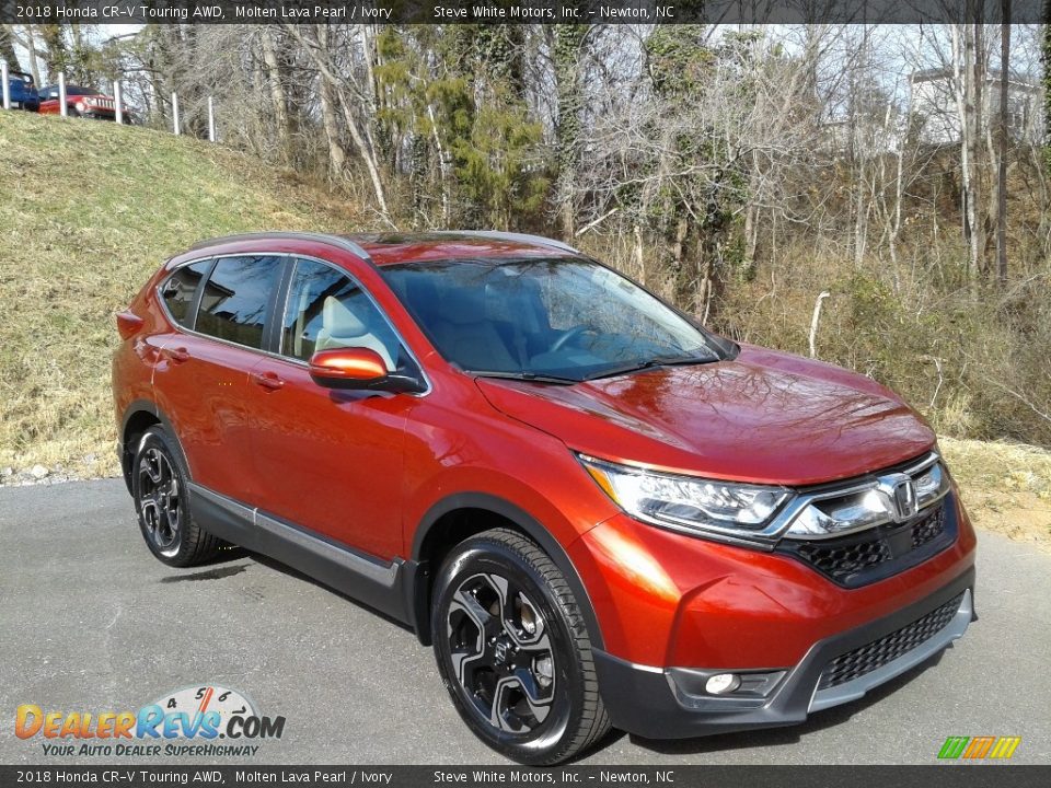 Front 3/4 View of 2018 Honda CR-V Touring AWD Photo #4