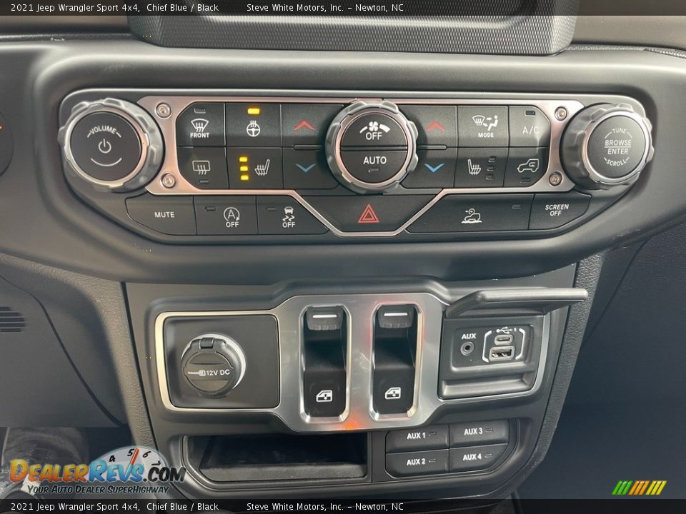 Controls of 2021 Jeep Wrangler Sport 4x4 Photo #24