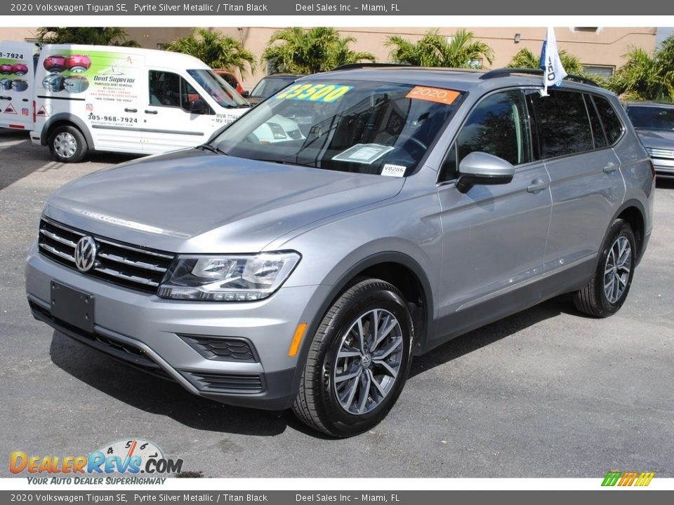 2020 Volkswagen Tiguan SE Pyrite Silver Metallic / Titan Black Photo #4