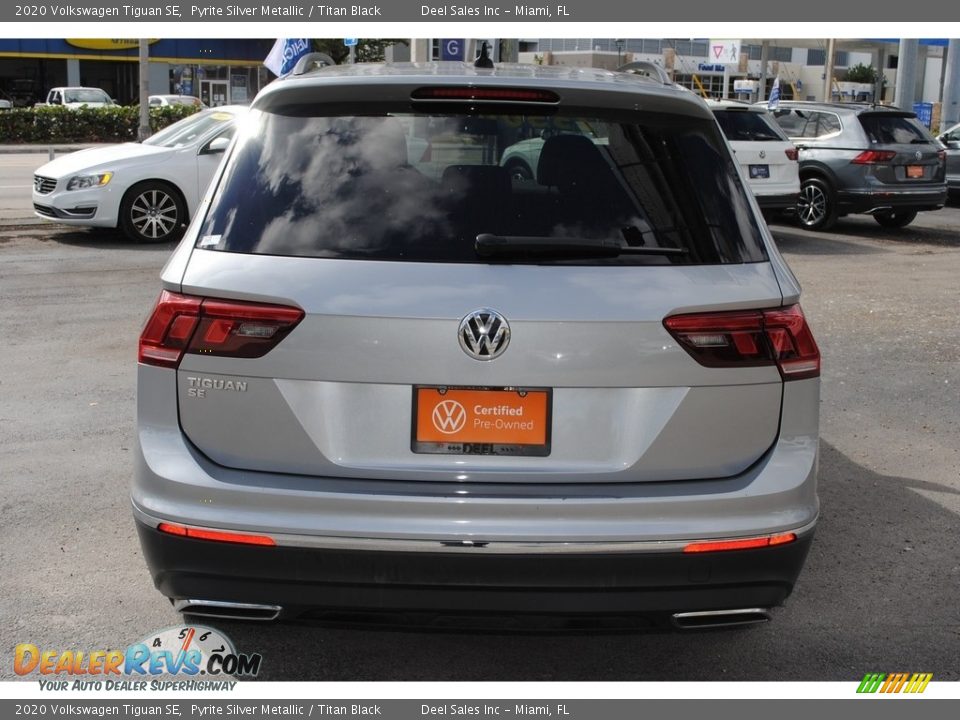 2020 Volkswagen Tiguan SE Pyrite Silver Metallic / Titan Black Photo #8