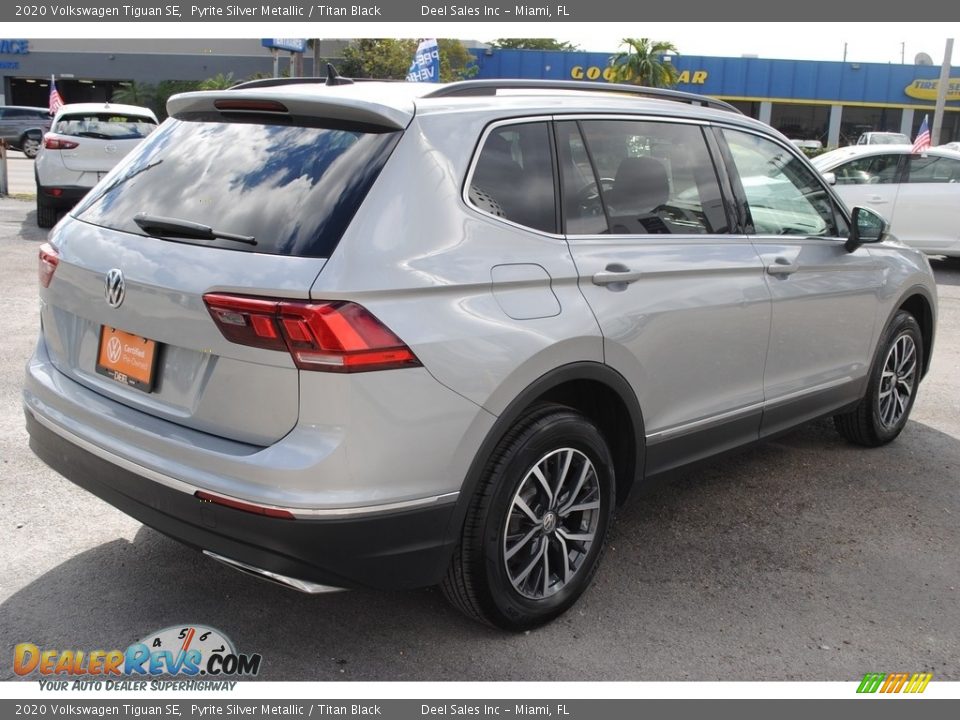 2020 Volkswagen Tiguan SE Pyrite Silver Metallic / Titan Black Photo #9