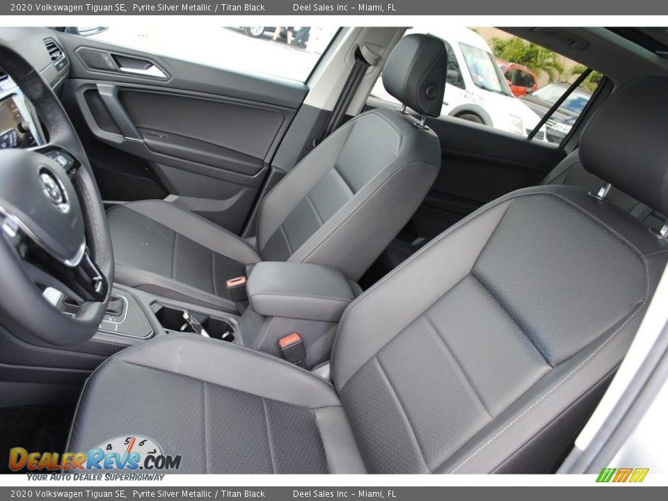 2020 Volkswagen Tiguan SE Pyrite Silver Metallic / Titan Black Photo #12