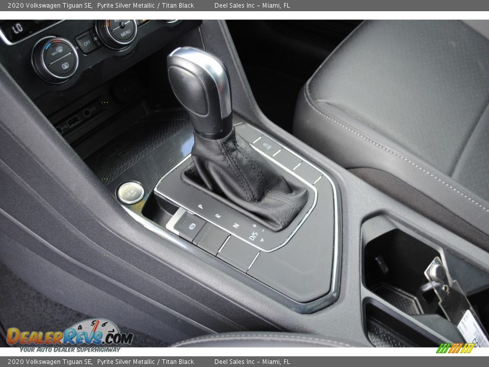 2020 Volkswagen Tiguan SE Shifter Photo #14