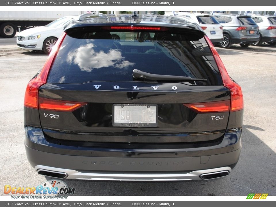 2017 Volvo V90 Cross Country T6 AWD Onyx Black Metallic / Blonde Photo #8