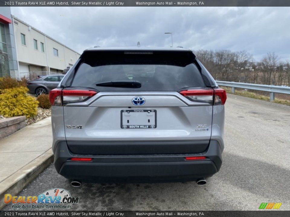 2021 Toyota RAV4 XLE AWD Hybrid Silver Sky Metallic / Light Gray Photo #15