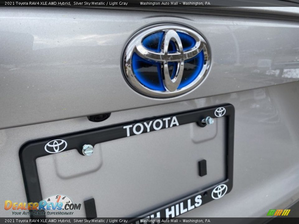 2021 Toyota RAV4 XLE AWD Hybrid Silver Sky Metallic / Light Gray Photo #25