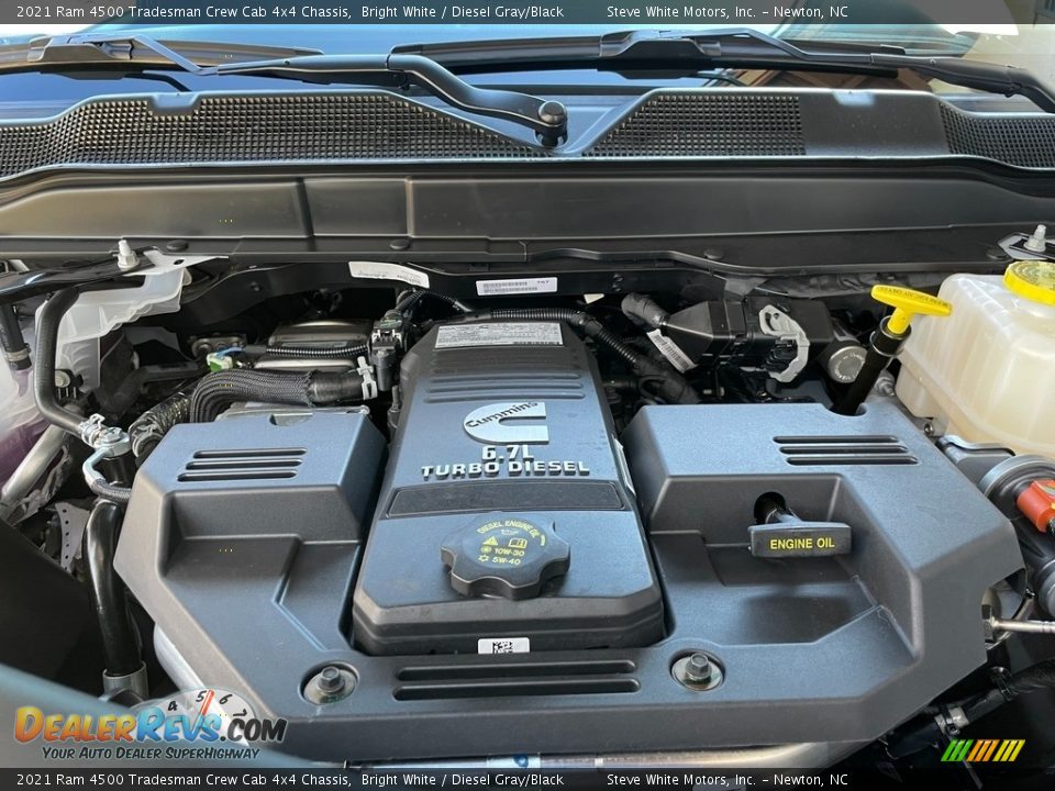 2021 Ram 4500 Tradesman Crew Cab 4x4 Chassis 6.7 Liter OHV 24-Valve Cummins Turbo-Diesel Inline 6 Cylinder Engine Photo #9