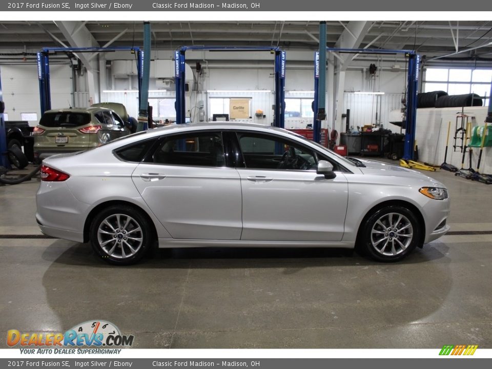 2017 Ford Fusion SE Ingot Silver / Ebony Photo #3