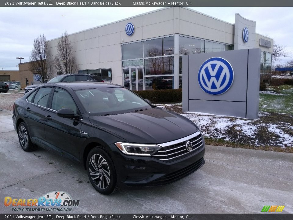 Front 3/4 View of 2021 Volkswagen Jetta SEL Photo #1