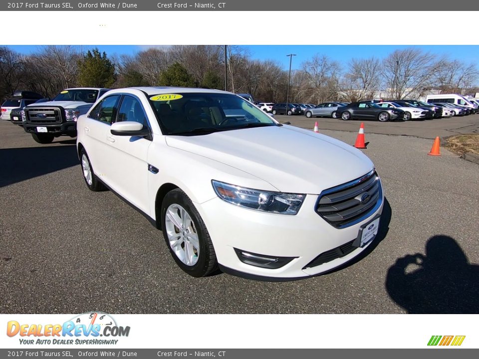 2017 Ford Taurus SEL Oxford White / Dune Photo #1