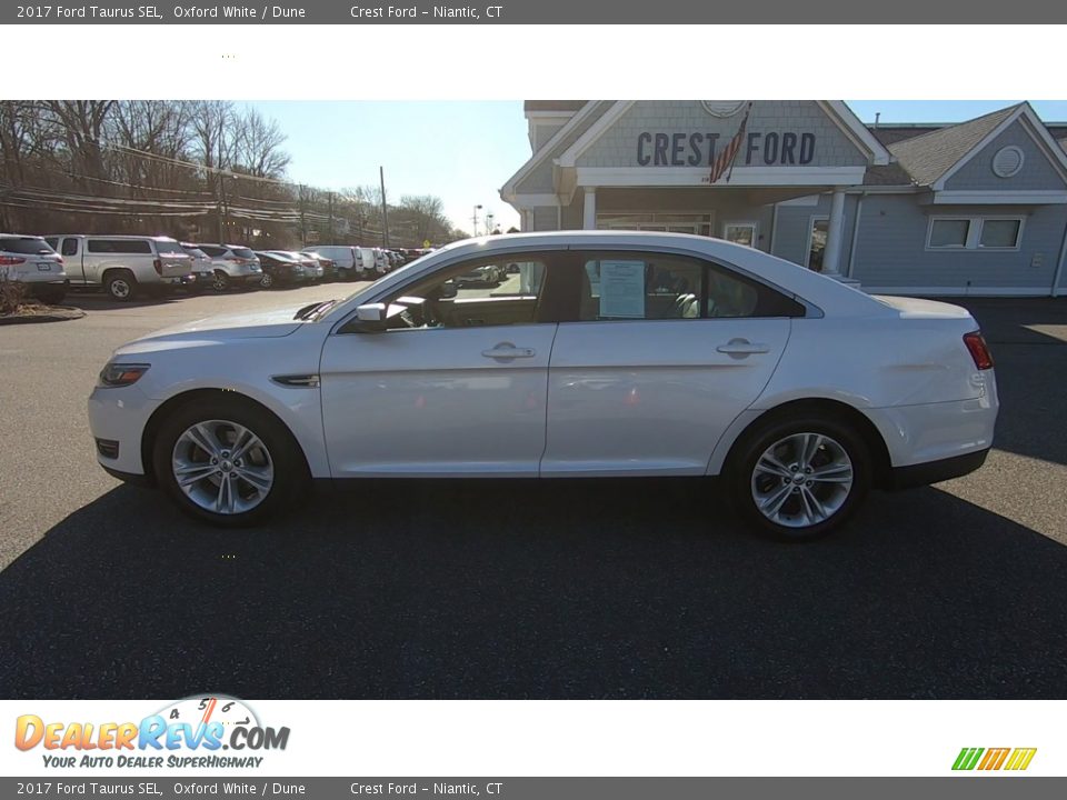 2017 Ford Taurus SEL Oxford White / Dune Photo #4