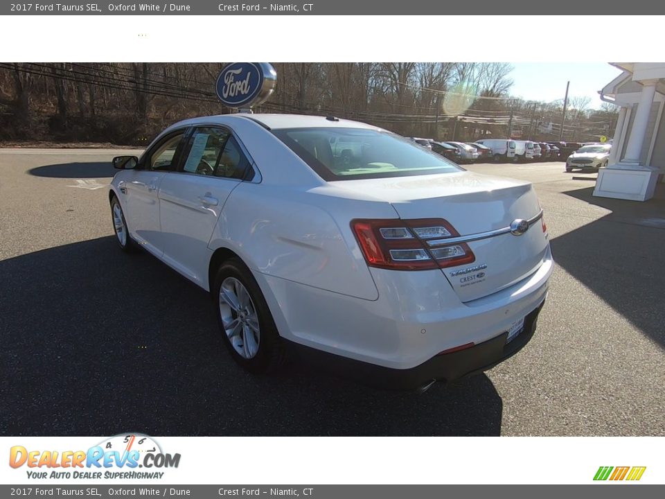 2017 Ford Taurus SEL Oxford White / Dune Photo #5