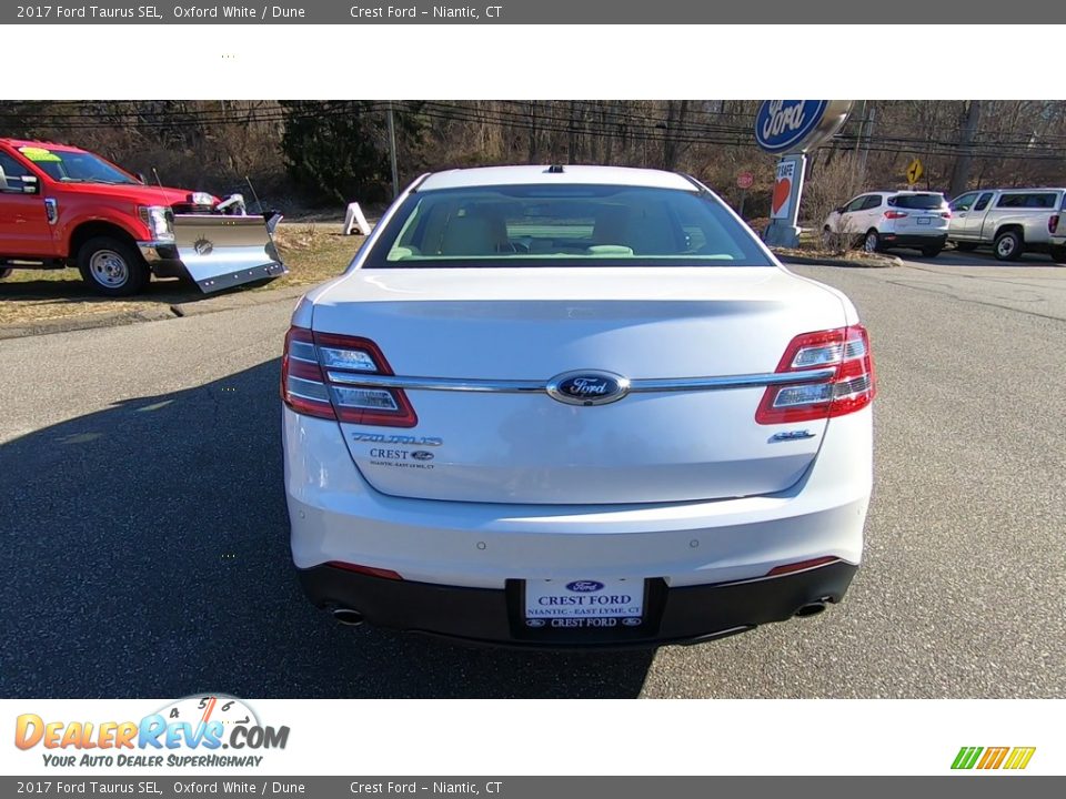 2017 Ford Taurus SEL Oxford White / Dune Photo #6