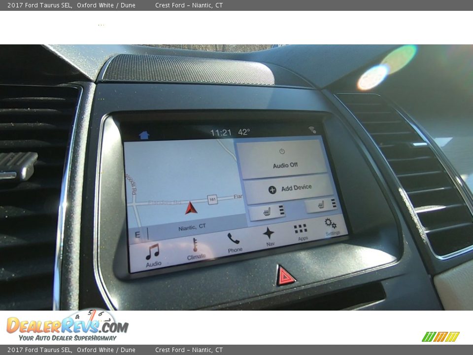 2017 Ford Taurus SEL Oxford White / Dune Photo #15