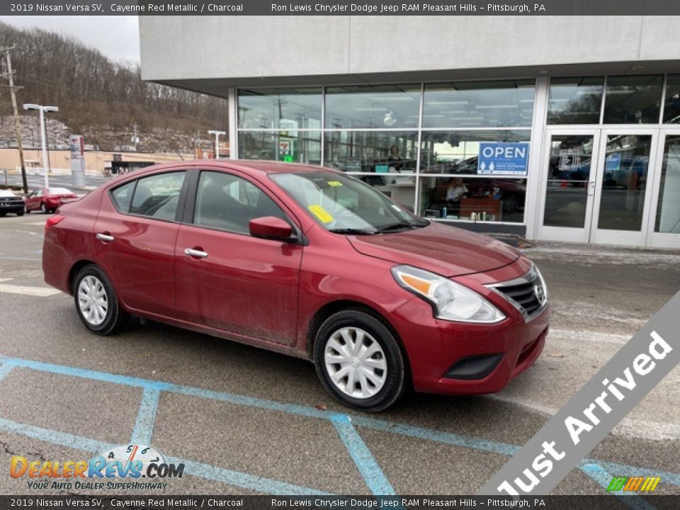 2019 Nissan Versa SV Cayenne Red Metallic / Charcoal Photo #1