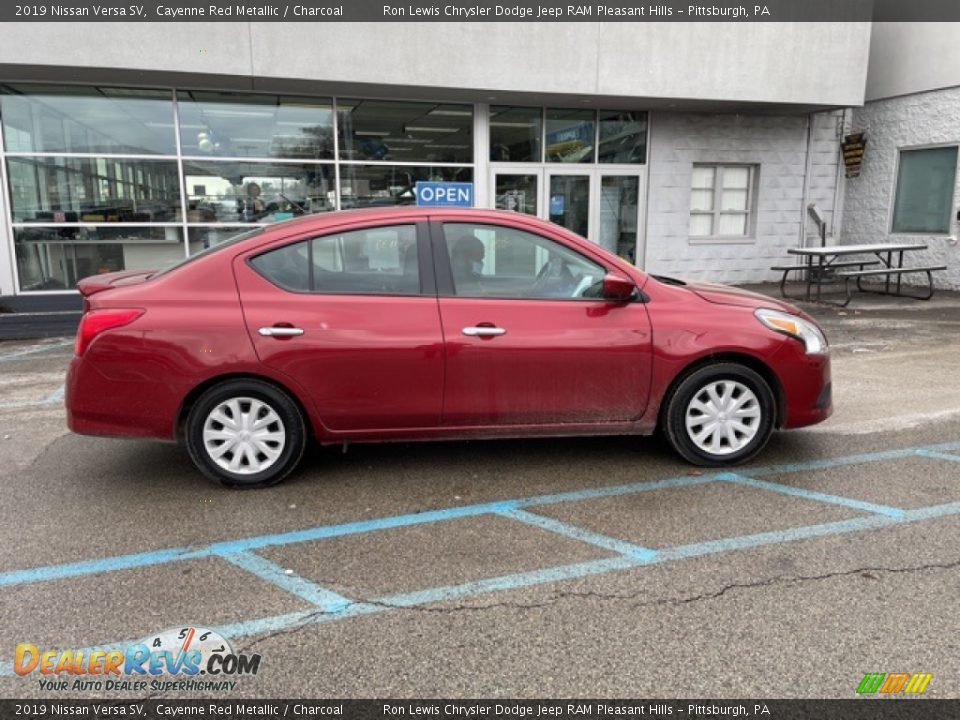 2019 Nissan Versa SV Cayenne Red Metallic / Charcoal Photo #2