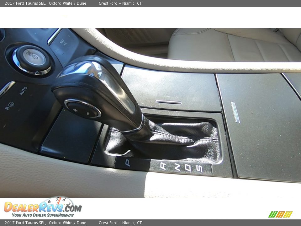 2017 Ford Taurus SEL Oxford White / Dune Photo #17