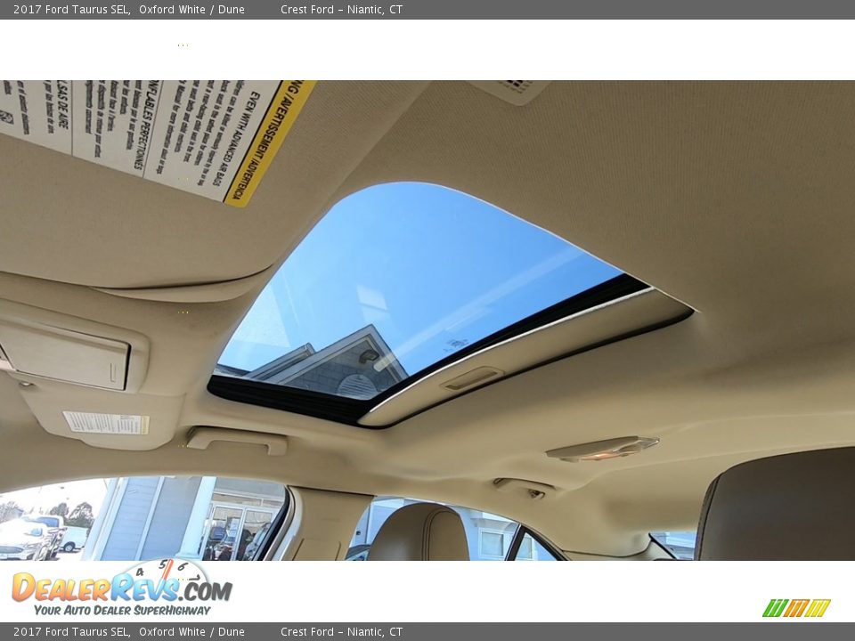 2017 Ford Taurus SEL Oxford White / Dune Photo #18