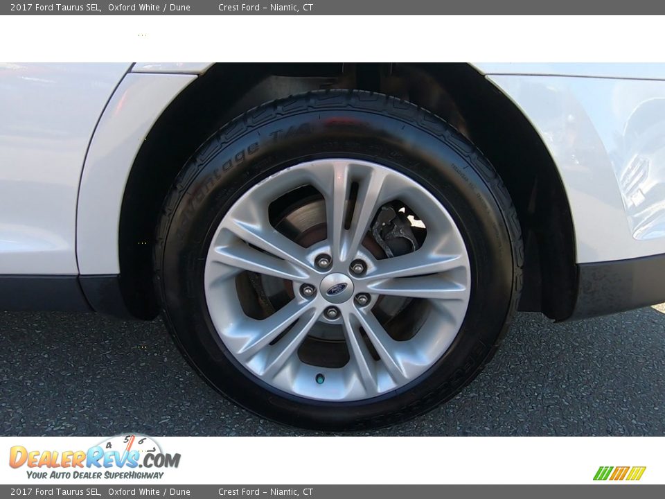 2017 Ford Taurus SEL Oxford White / Dune Photo #21