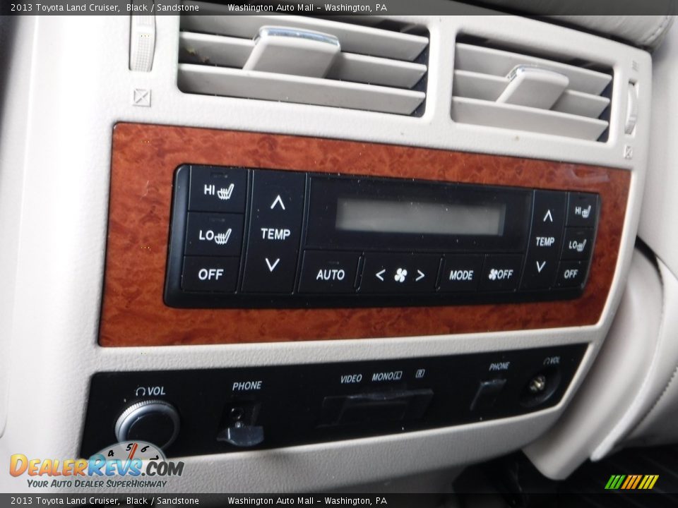 2013 Toyota Land Cruiser Black / Sandstone Photo #29