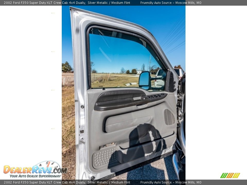 2002 Ford F350 Super Duty XLT Crew Cab 4x4 Dually Silver Metallic / Medium Flint Photo #21