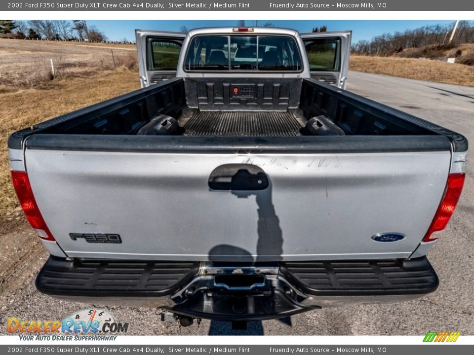 2002 Ford F350 Super Duty XLT Crew Cab 4x4 Dually Silver Metallic / Medium Flint Photo #25