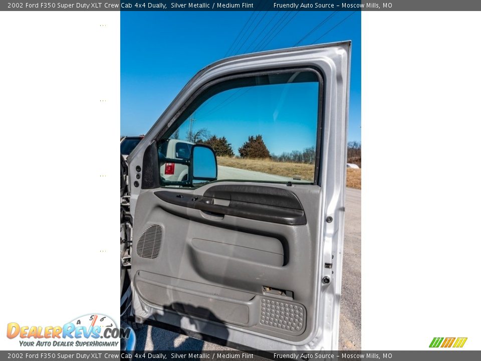 2002 Ford F350 Super Duty XLT Crew Cab 4x4 Dually Silver Metallic / Medium Flint Photo #29