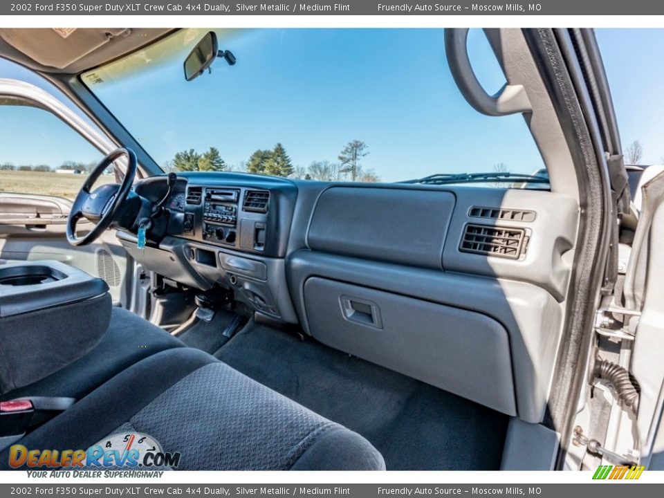 2002 Ford F350 Super Duty XLT Crew Cab 4x4 Dually Silver Metallic / Medium Flint Photo #30