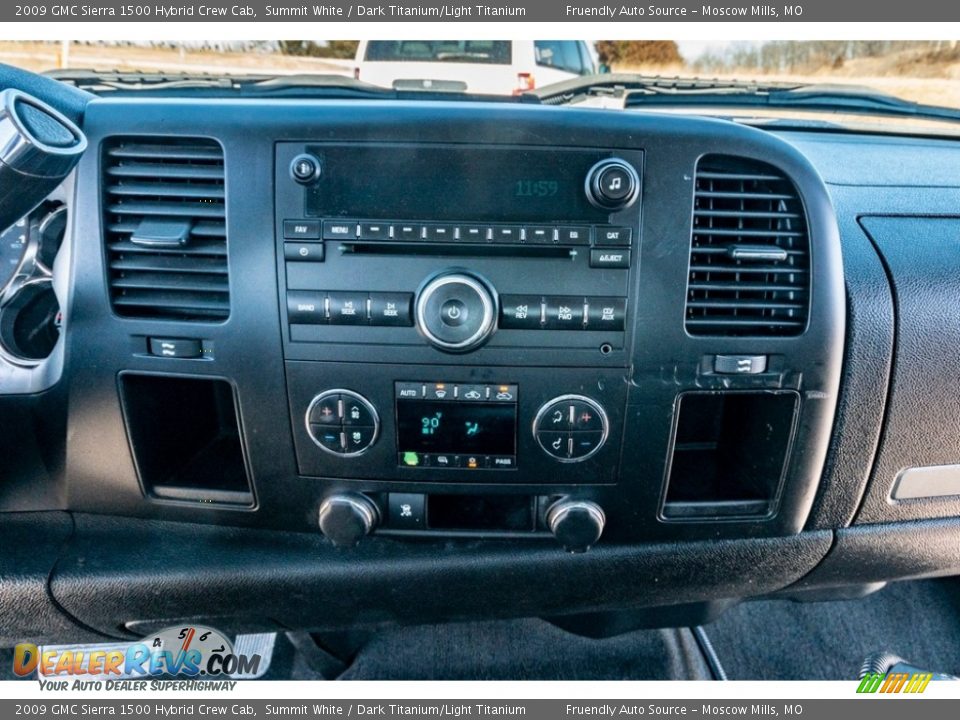 Controls of 2009 GMC Sierra 1500 Hybrid Crew Cab Photo #34