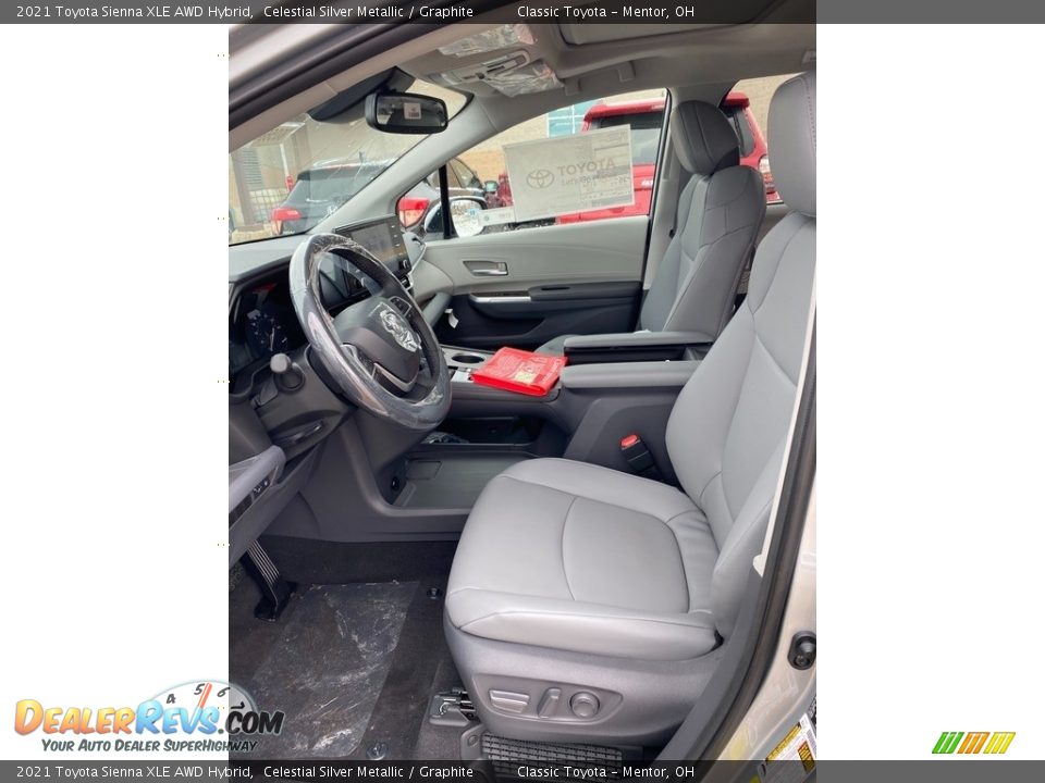 2021 Toyota Sienna XLE AWD Hybrid Celestial Silver Metallic / Graphite Photo #2
