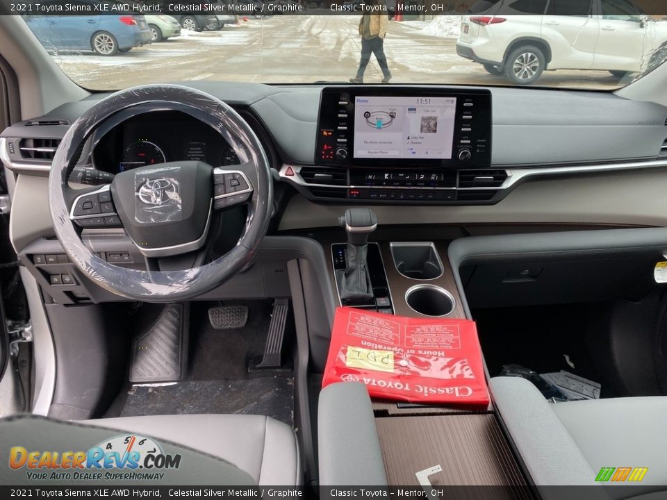 2021 Toyota Sienna XLE AWD Hybrid Celestial Silver Metallic / Graphite Photo #4