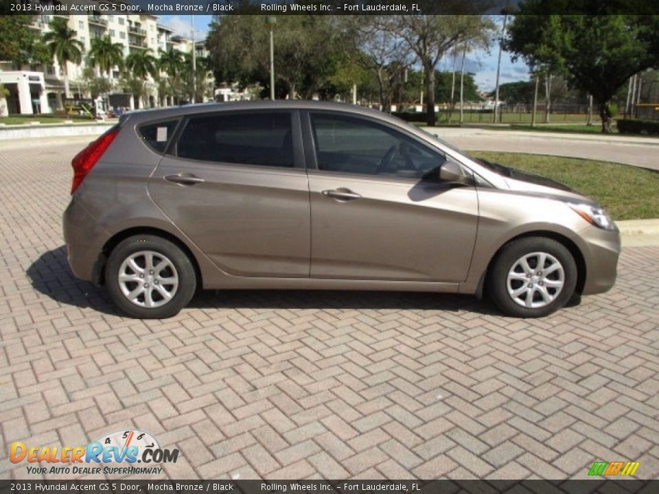 2013 Hyundai Accent GS 5 Door Mocha Bronze / Black Photo #11