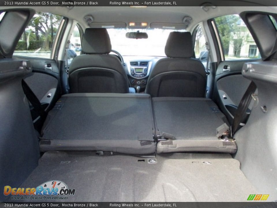 2013 Hyundai Accent GS 5 Door Mocha Bronze / Black Photo #12