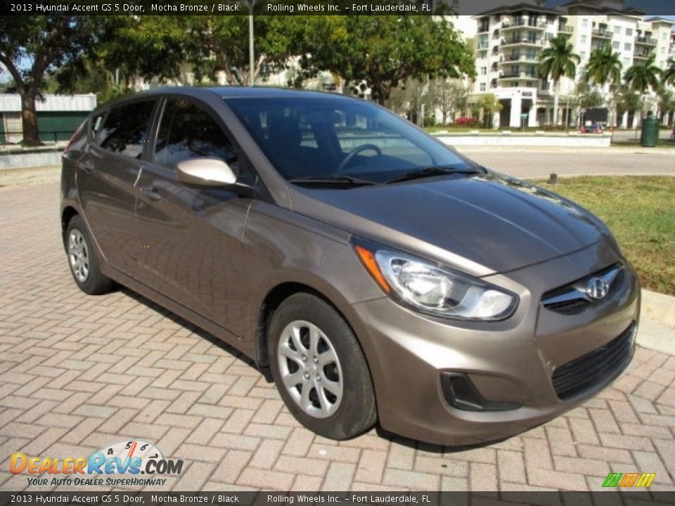 2013 Hyundai Accent GS 5 Door Mocha Bronze / Black Photo #13