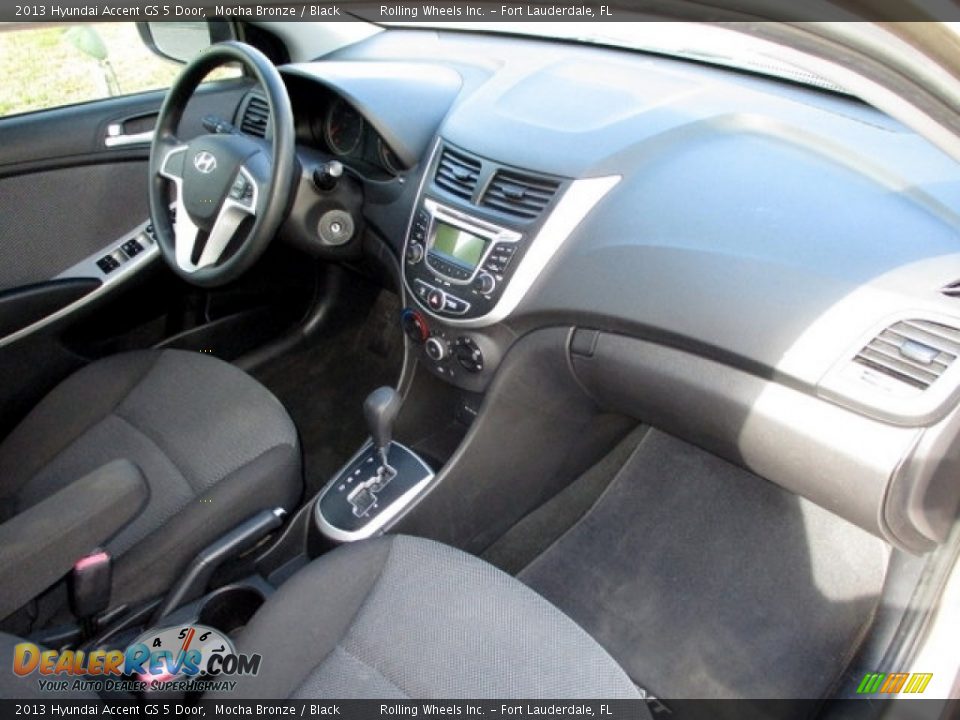 2013 Hyundai Accent GS 5 Door Mocha Bronze / Black Photo #14