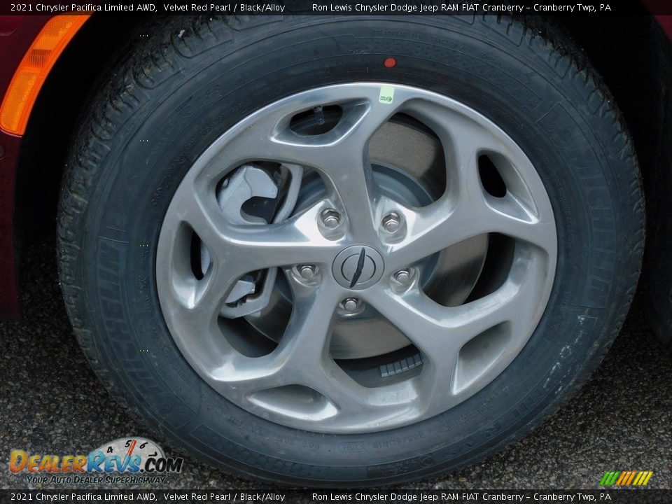 2021 Chrysler Pacifica Limited AWD Wheel Photo #10