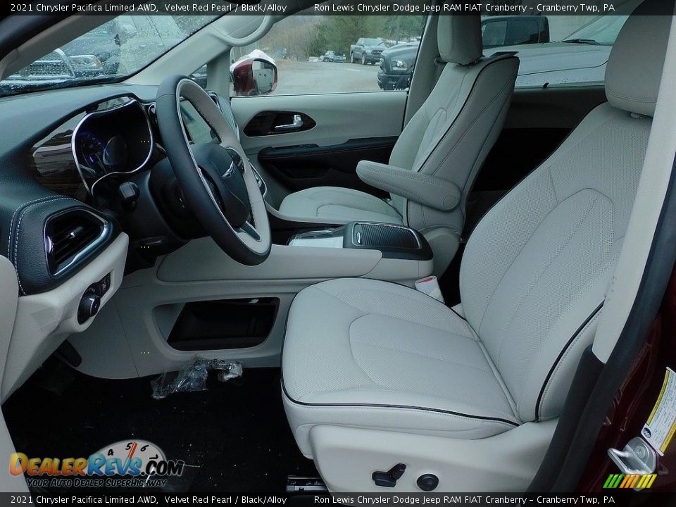 Front Seat of 2021 Chrysler Pacifica Limited AWD Photo #11