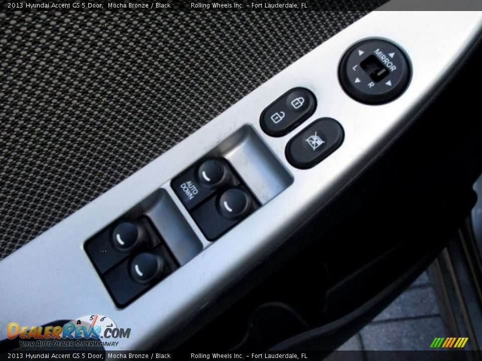2013 Hyundai Accent GS 5 Door Mocha Bronze / Black Photo #23
