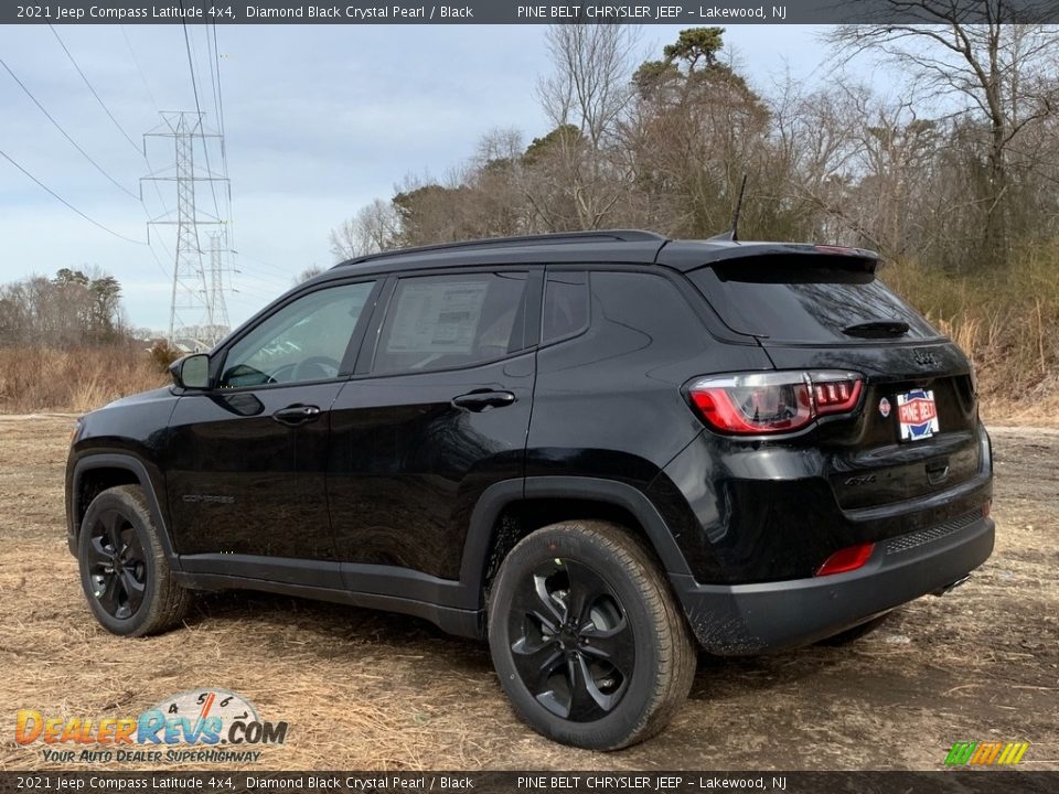 2021 Jeep Compass Latitude 4x4 Diamond Black Crystal Pearl / Black Photo #6