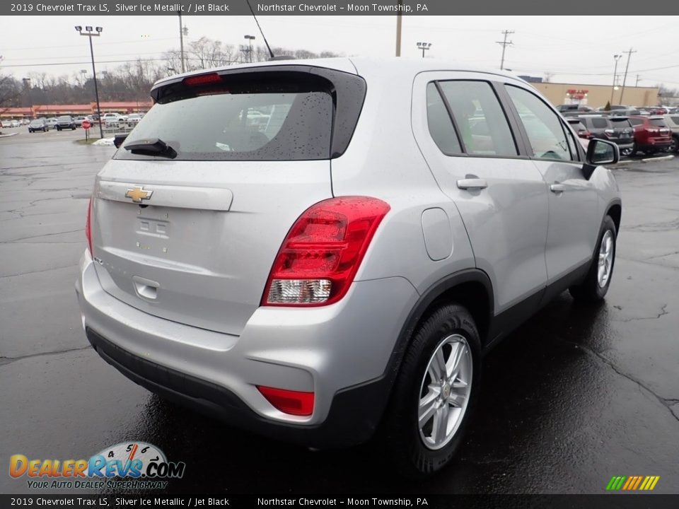 2019 Chevrolet Trax LS Silver Ice Metallic / Jet Black Photo #8