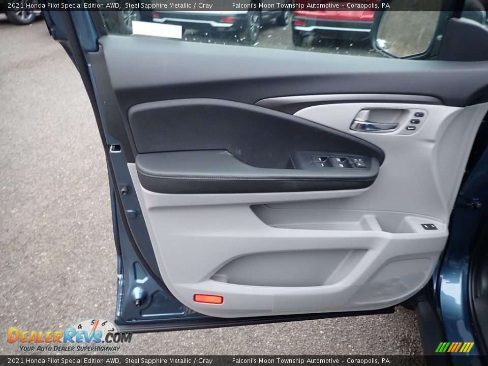 Door Panel of 2021 Honda Pilot Special Edition AWD Photo #11